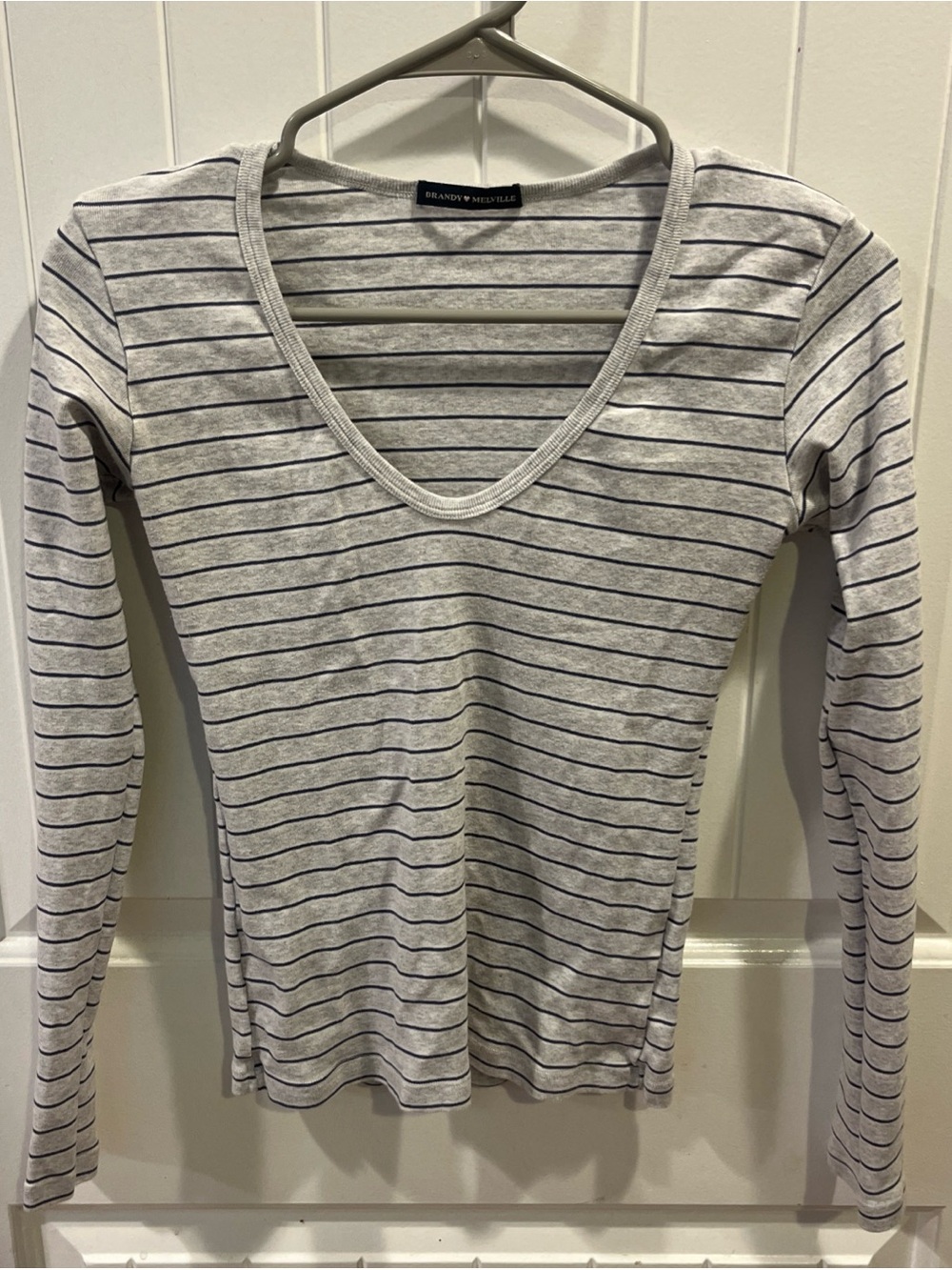 Brandy Melville Gray Striped V-Neck Long Sleeve Top One Size Like New